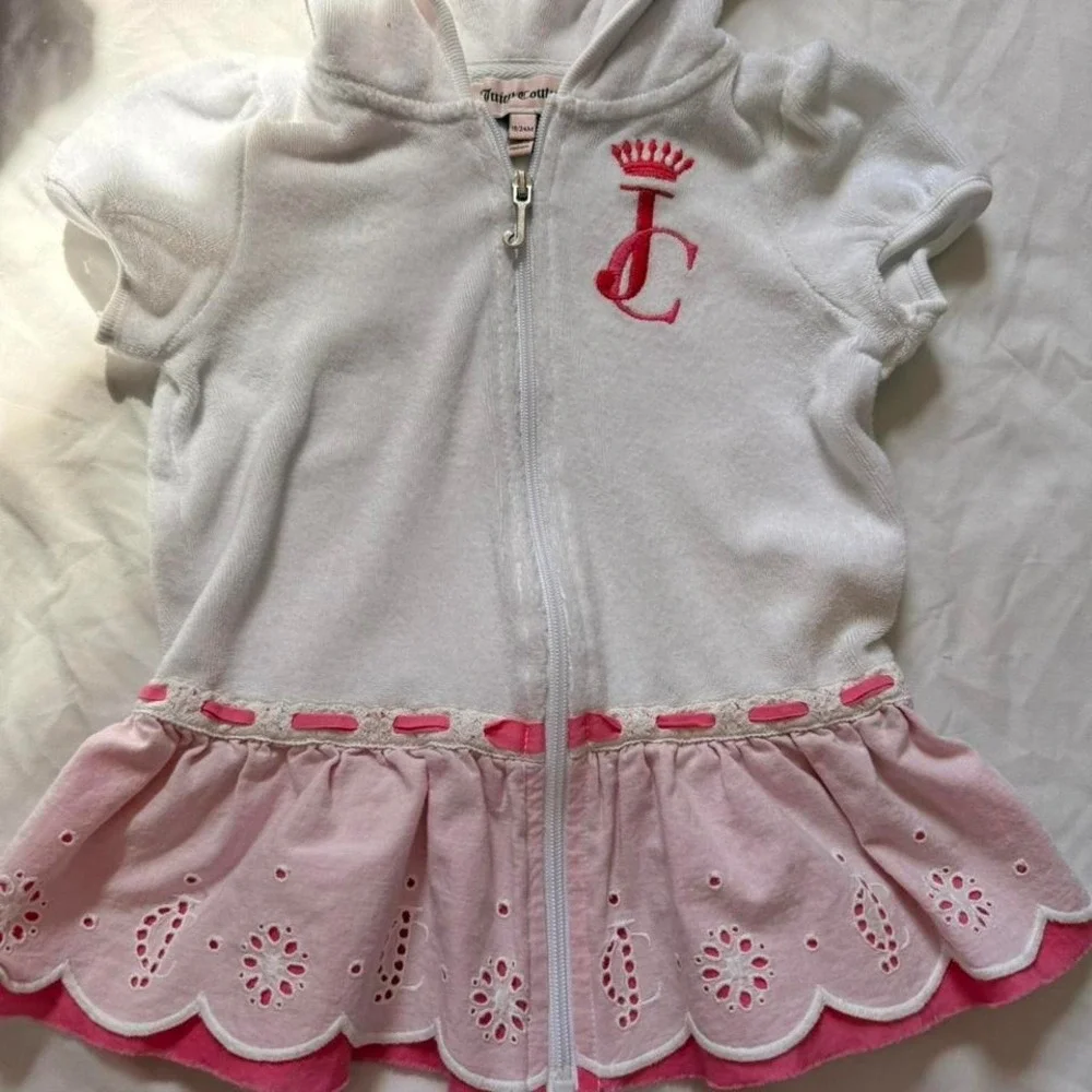Y2K‎ 2000s vintage Juicy Couture pink and white zip up hoodie with skirt